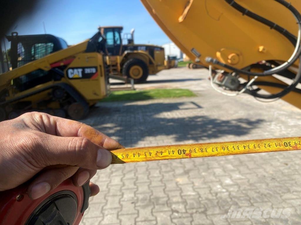 Liebherr A316 Litronic . Excavatoare cu roti