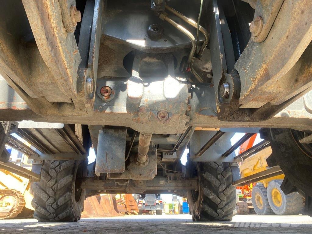 Liebherr A316 Litronic . Excavatoare cu roti