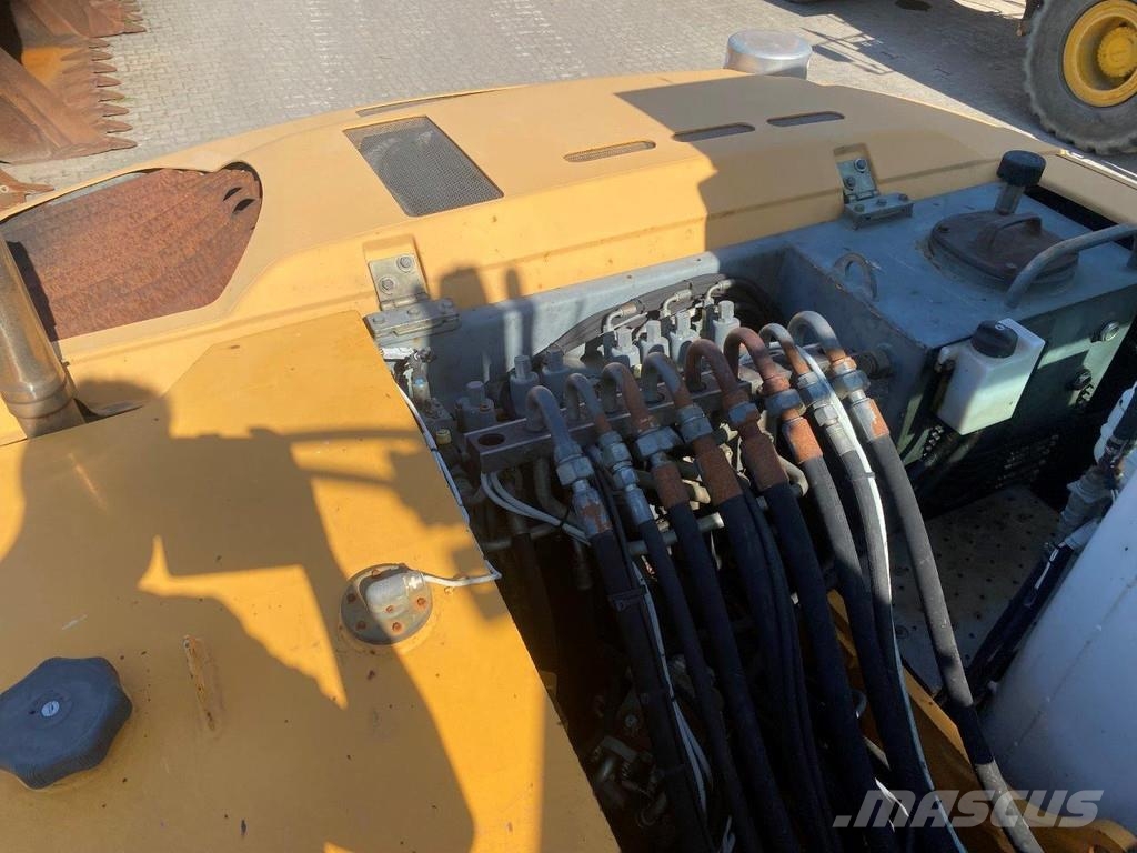 Liebherr A316 Litronic . Excavatoare cu roti