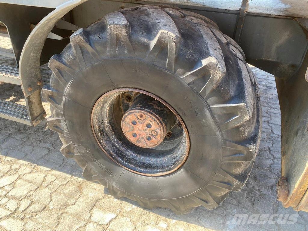 Liebherr A316 Litronic . Excavatoare cu roti