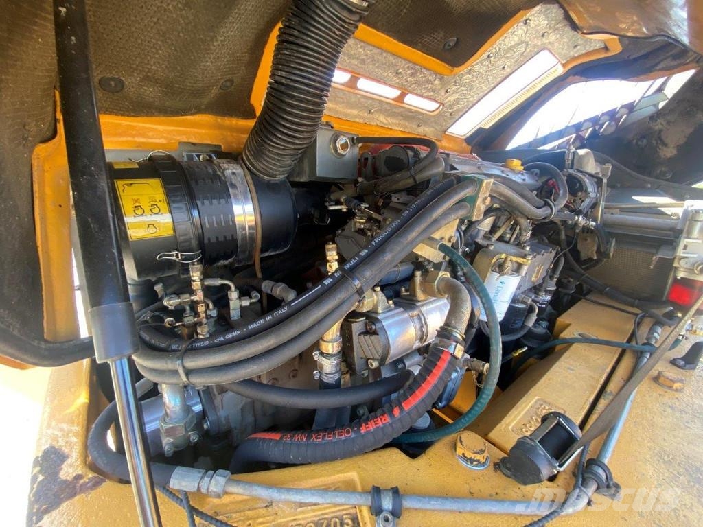 Liebherr A316 Litronic . Excavatoare cu roti
