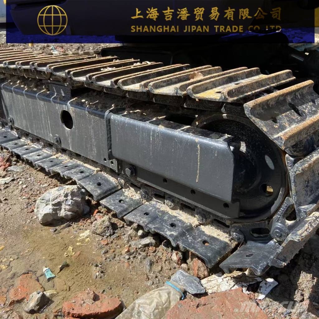 Komatsu PC 18 MR حفارات زحافة