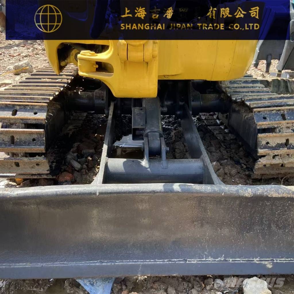 Komatsu PC 18 MR حفارات زحافة