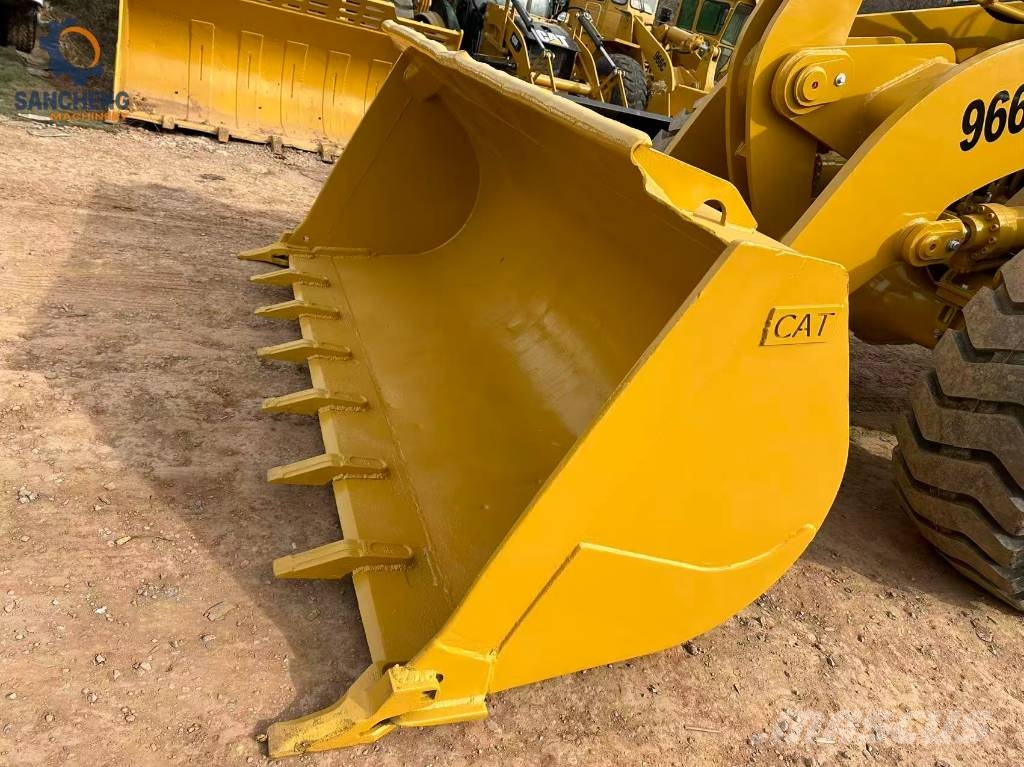 CAT 966H Gumikerekes homlokrakodók