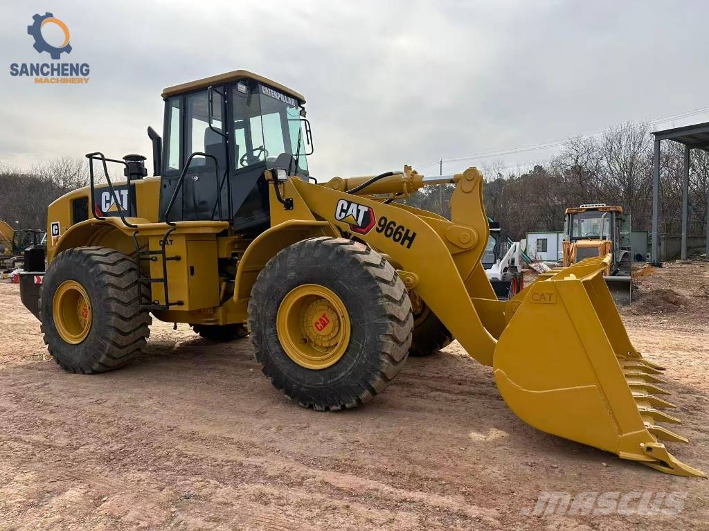 CAT 966H Gumikerekes homlokrakodók