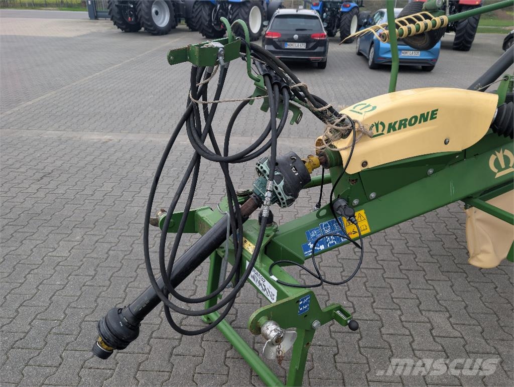 Krone SWADRO TC 880 Kendi yürür saman makinaları