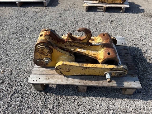 CAT 320 Connection Link Excavator