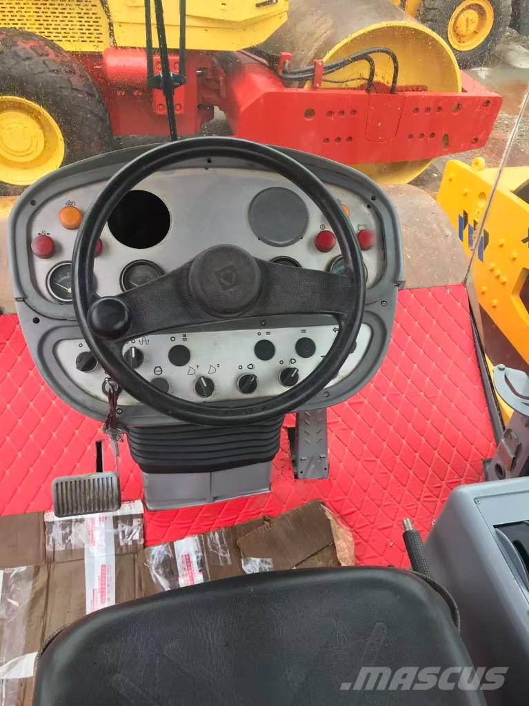 XCMG XS 223 J Грунтовые катки