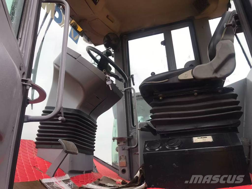XCMG XS 223 J Грунтовые катки