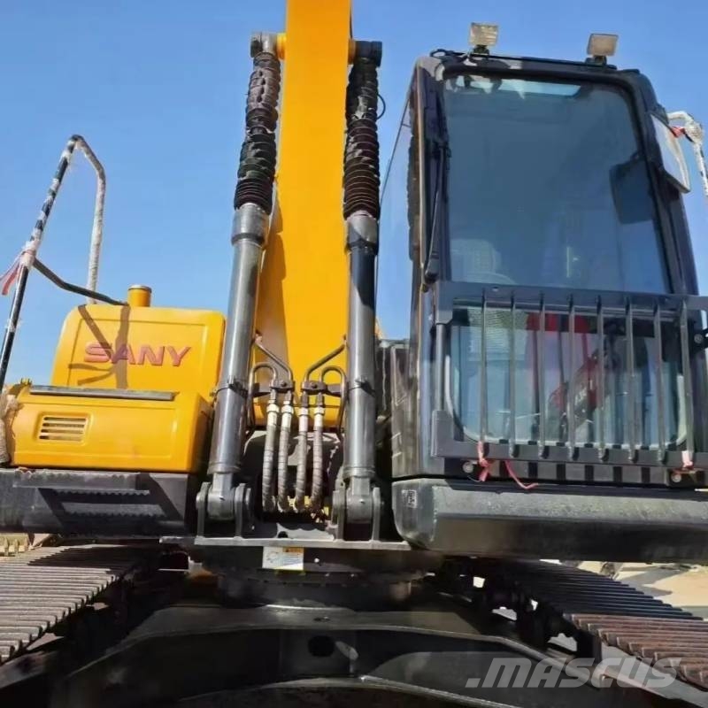 Sany SY 155 C حفارات زحافة