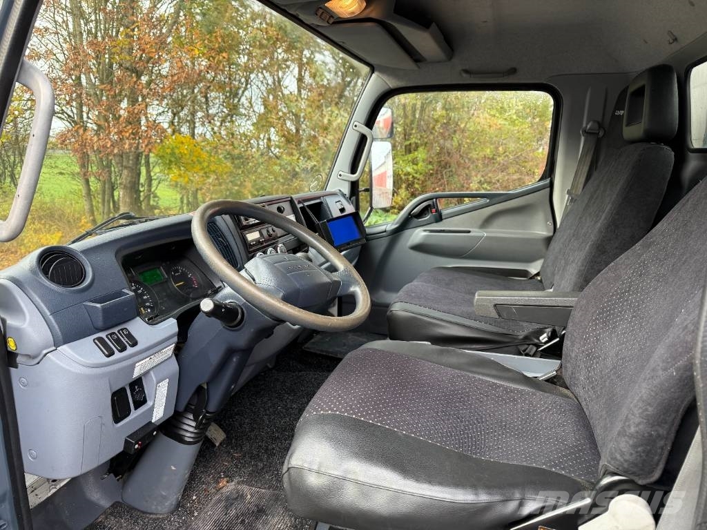 Mitsubishi Fuso Canter 7C15 شاحنات بغطاء جانبي