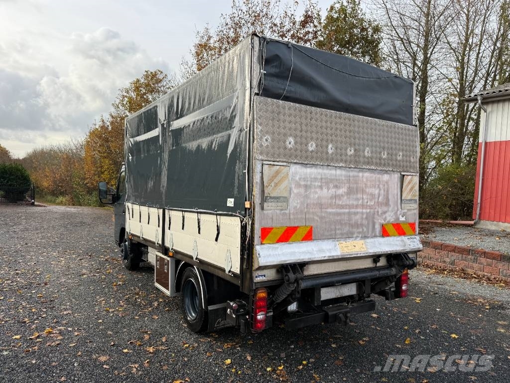 Mitsubishi Fuso Canter 7C15 شاحنات بغطاء جانبي