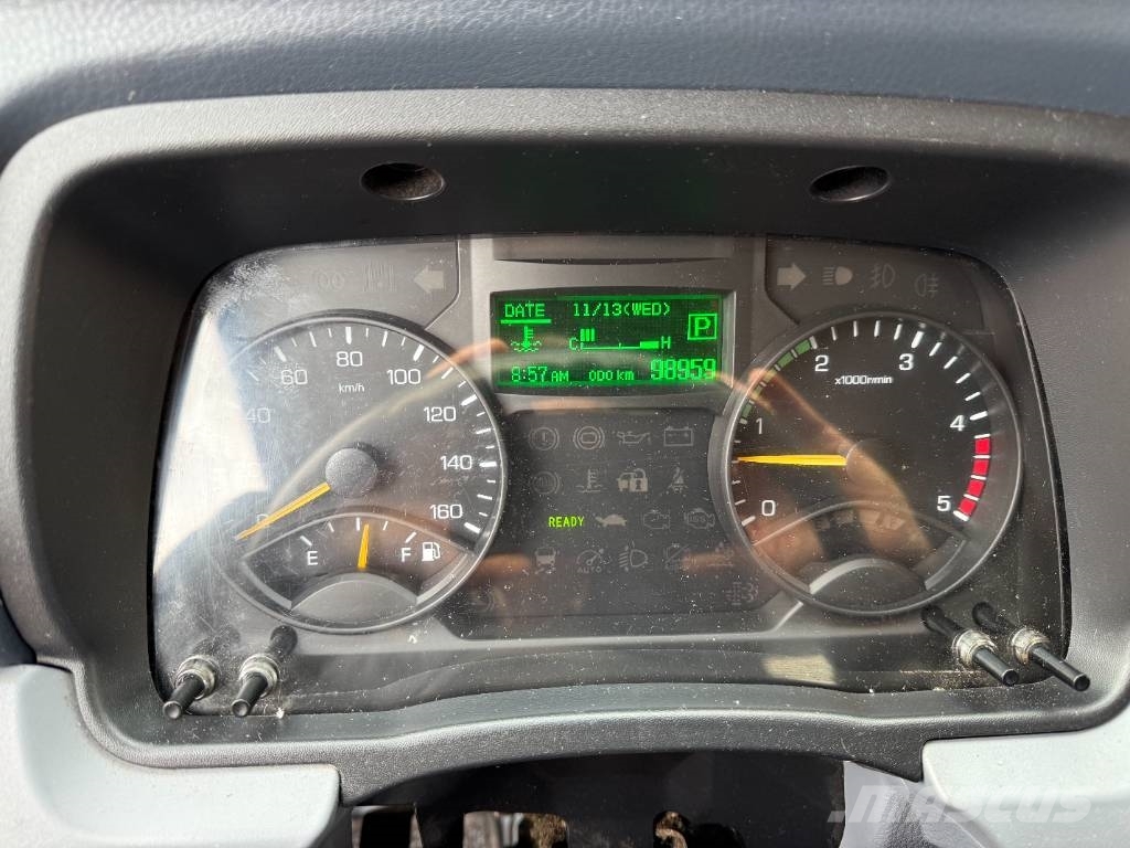 Mitsubishi Fuso Canter 7C15 شاحنات بغطاء جانبي