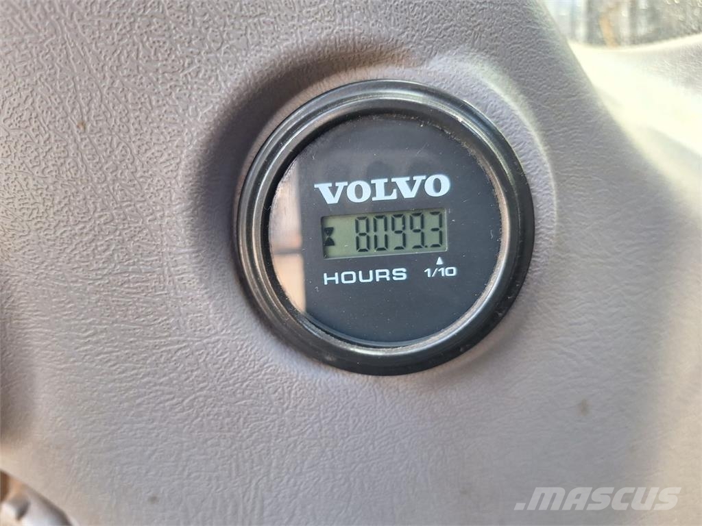 Volvo EC220EL PYÖRITTÄJÄLLÄ Roomikekskavaatorid