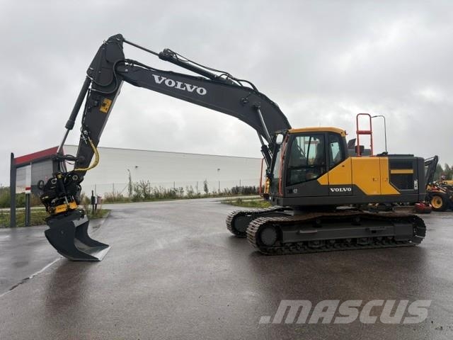 Volvo EC220EL PYÖRITTÄJÄLLÄ Excavadoras de cadenas