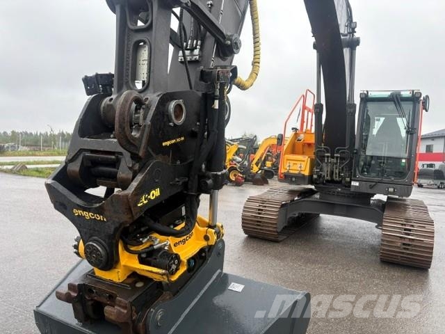 Volvo EC220EL PYÖRITTÄJÄLLÄ Excavadoras de cadenas