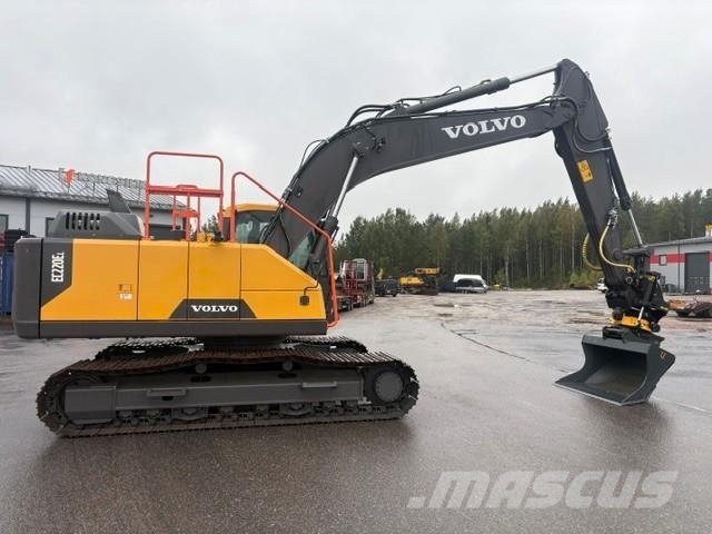 Volvo EC220EL PYÖRITTÄJÄLLÄ Excavadoras de cadenas