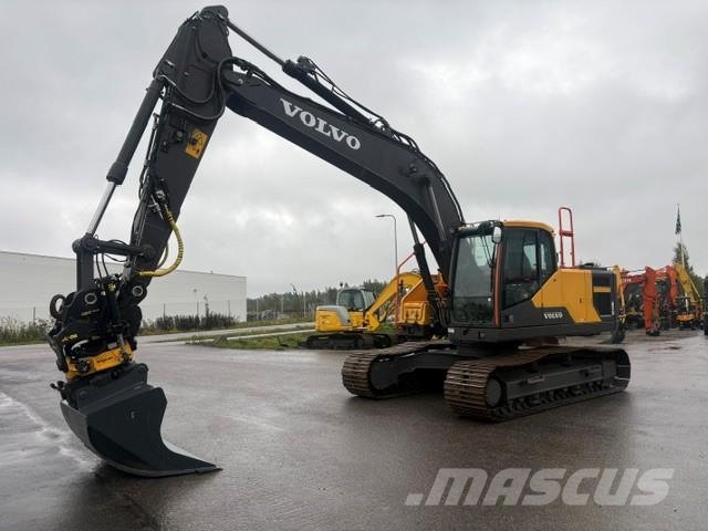 Volvo EC220EL PYÖRITTÄJÄLLÄ Excavadoras de cadenas