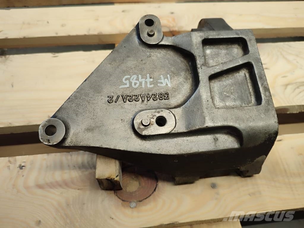 Engine support paw 3824A22A/2 Massey Ferguson 7485 Motorer