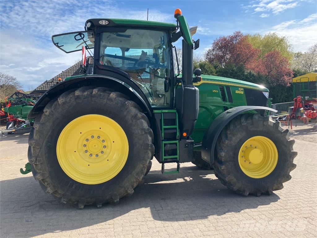 John Deere 6R 250 Traktoren