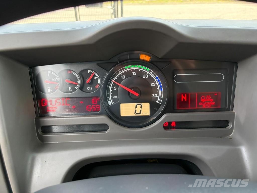 Renault Midlum 220 DXI + CARRIER 850 supra + EURO 5 + lift Рефрижератори