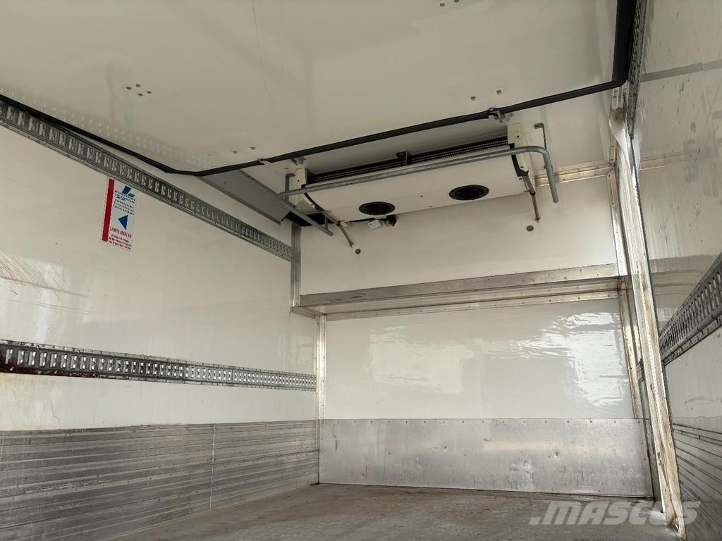 Renault Midlum 220 DXI + CARRIER 850 supra + EURO 5 + lift Рефрижератори