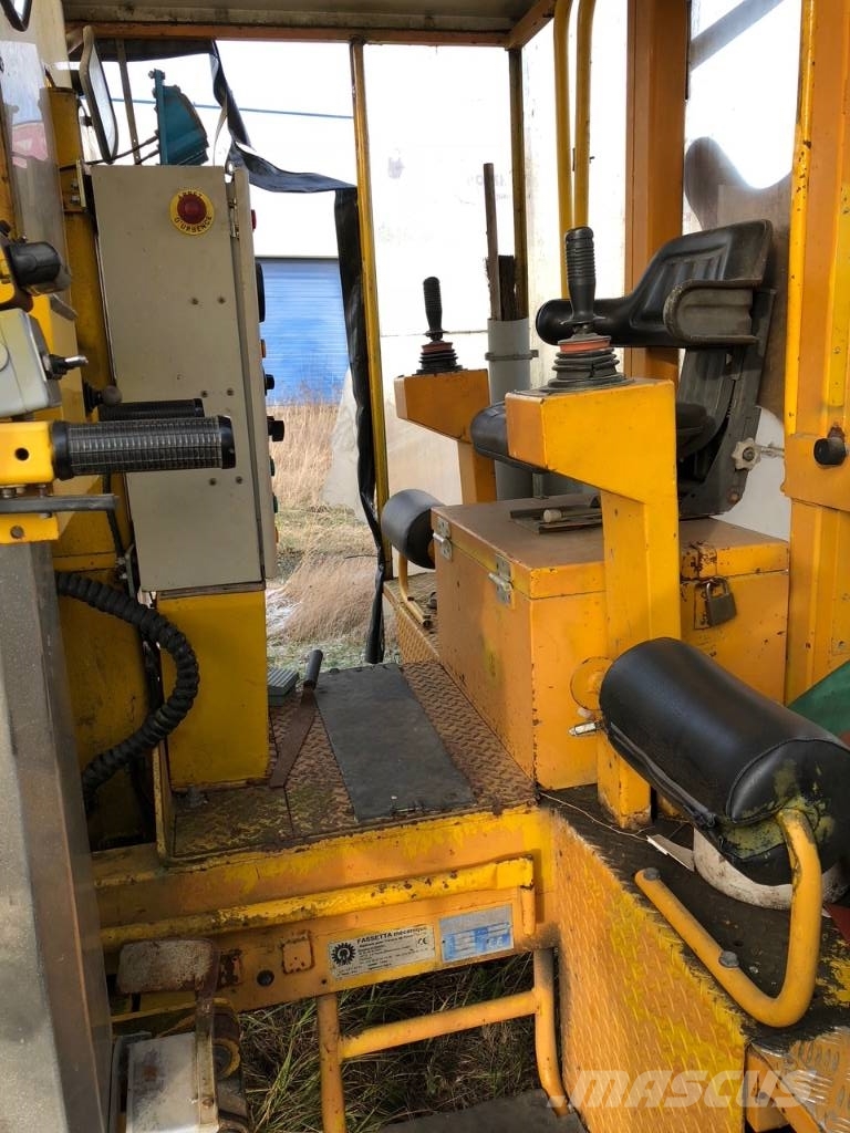  Sleeper fixing machine Geismar LFT RAIL Поддръжка на железопътни линии