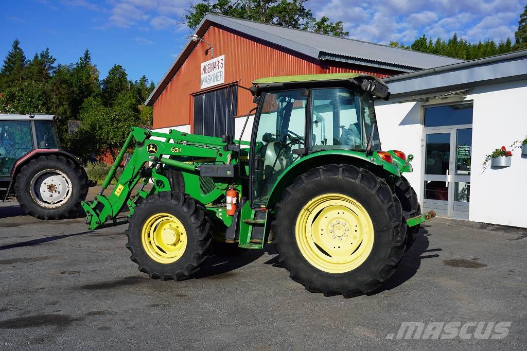 JOHN DEERE 5820 / XCR942 Traktorid