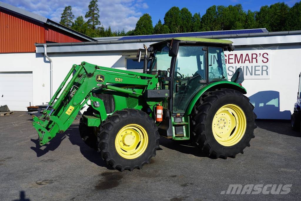 JOHN DEERE 5820 / XCR942 Traktorid