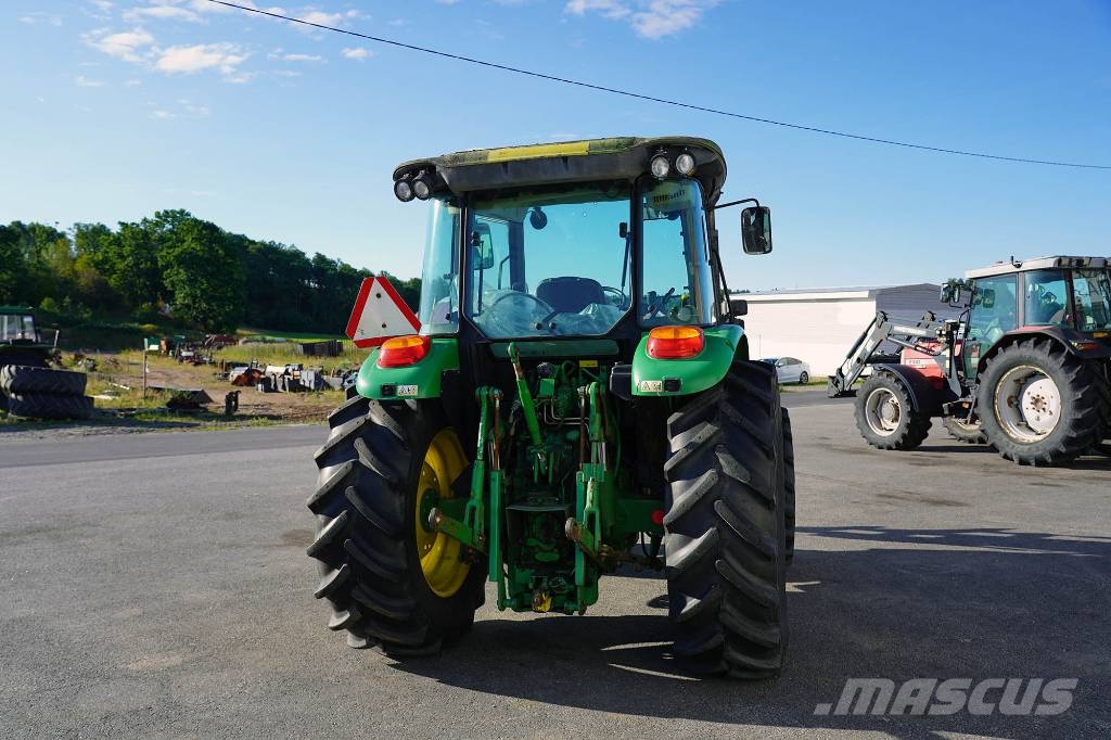 JOHN DEERE 5820 / XCR942 Traktorid