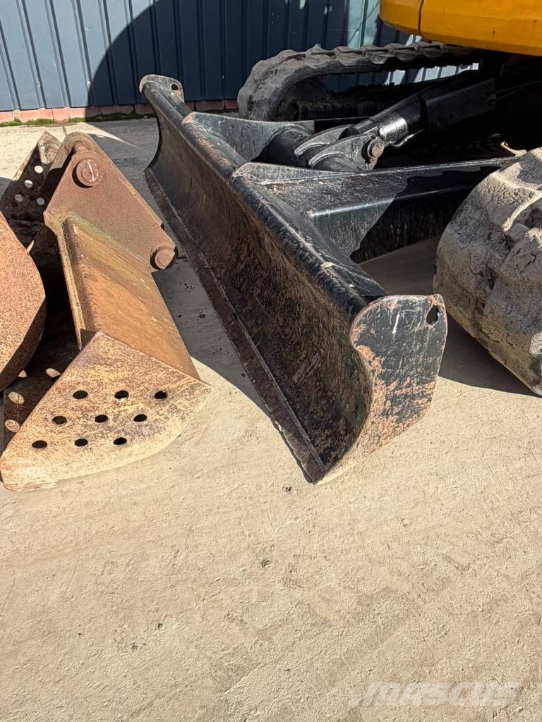 JCB 8080 Escavadeiras Midi 7t - 12t