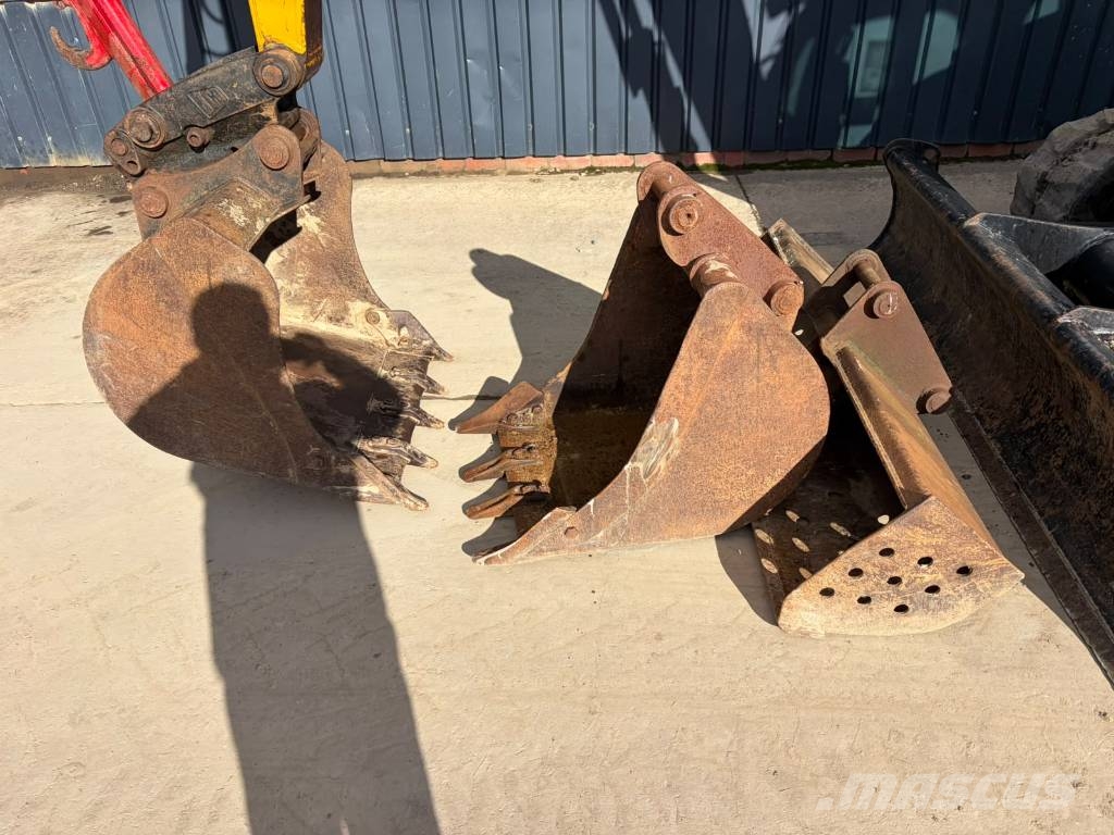 JCB 8080 Escavadeiras Midi 7t - 12t
