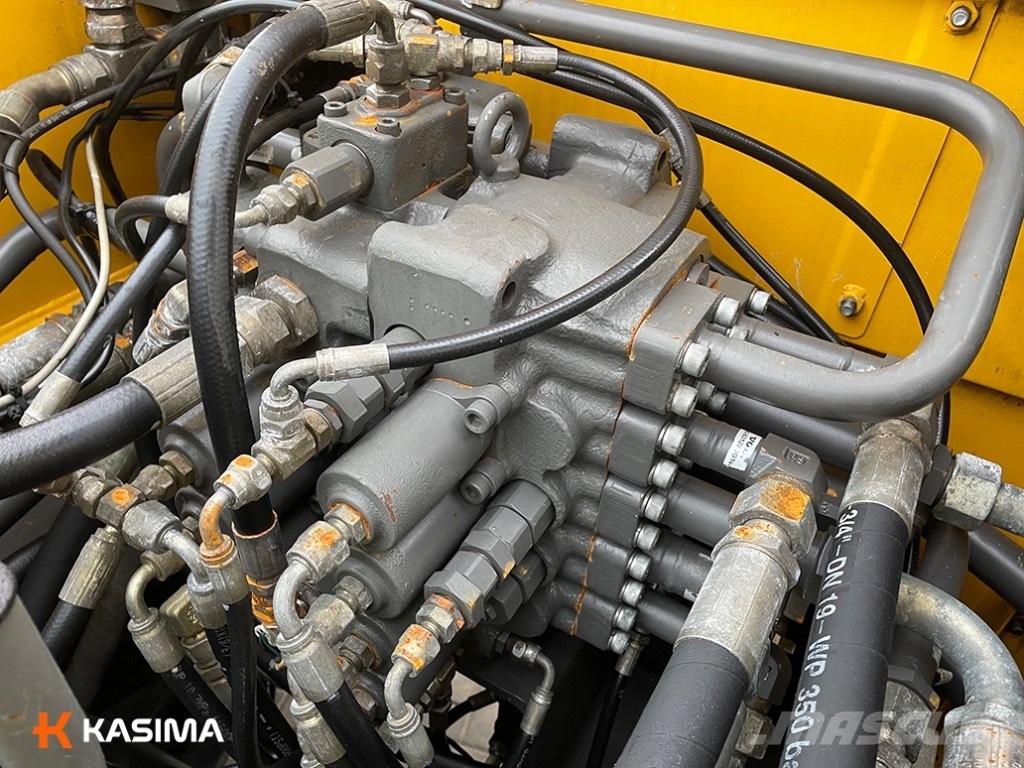 Volvo EC210BLC main hydraulic distributor Hydraulics