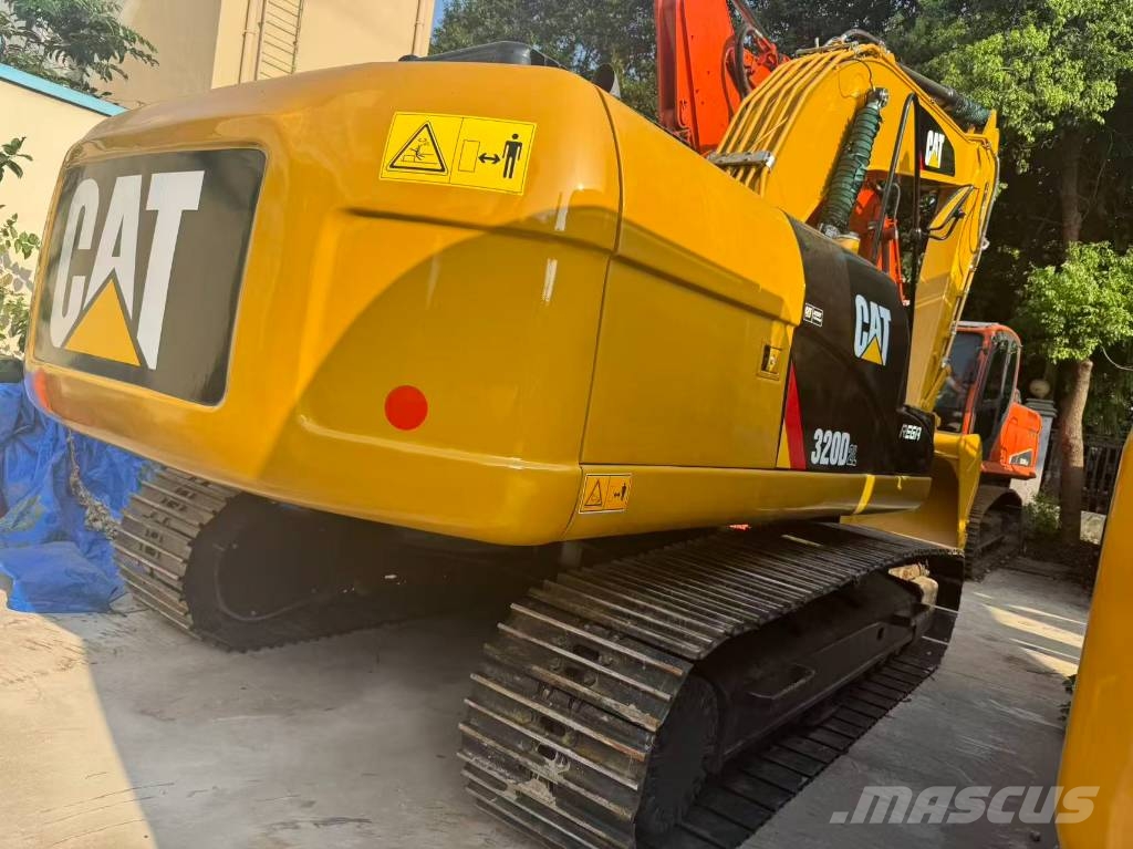 CAT 320D2 履带挖掘机