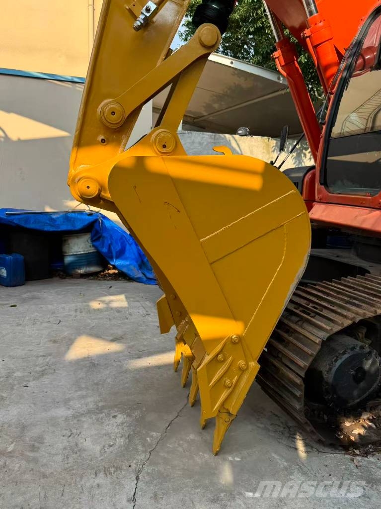 CAT 320D2 履带挖掘机