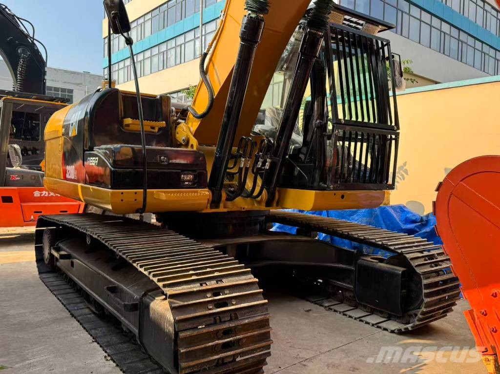 CAT 320D2 履带挖掘机