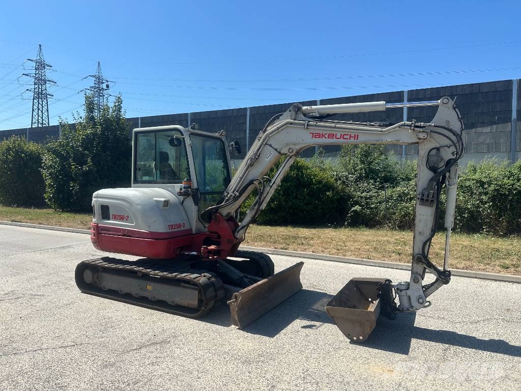 Takeuchi TB 250 Minibagger < 7t