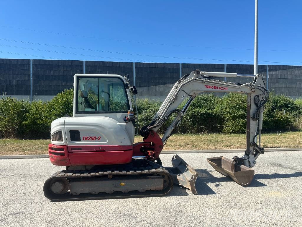 Takeuchi TB 250 Minibagger < 7t