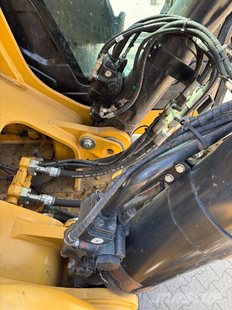 CAT 352 Raupenbagger