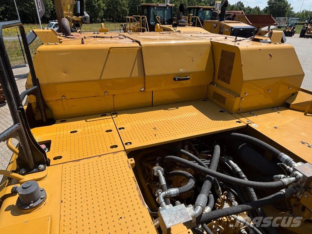 CAT 352 Raupenbagger