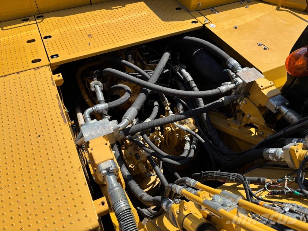 CAT 352 Raupenbagger
