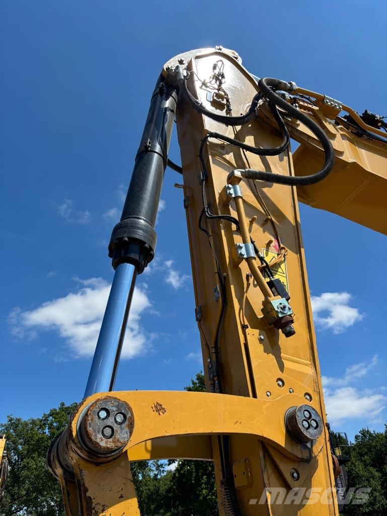 CAT 352 Raupenbagger