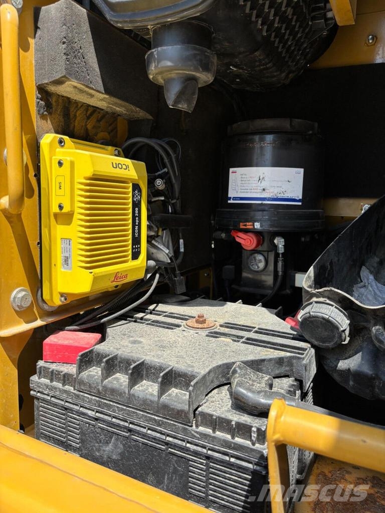 CAT 352 Raupenbagger