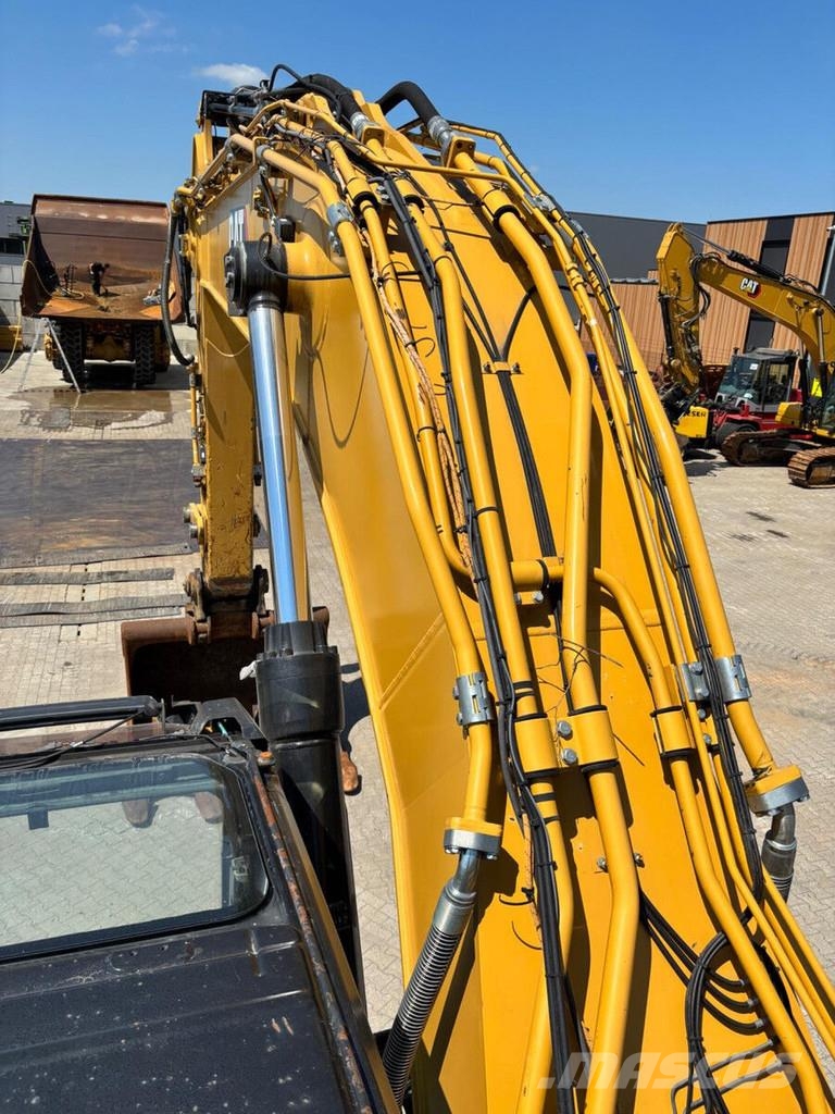 CAT 352 Raupenbagger