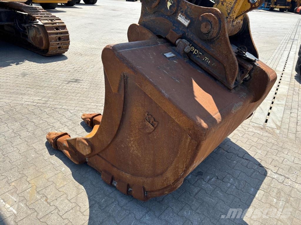 CAT 352 Raupenbagger
