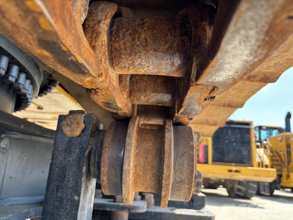CAT 352 Raupenbagger