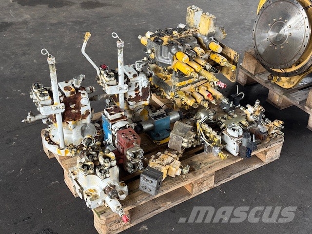 Komatsu PC 600 LC-6K PARTS ONLY Excavatoare pe șenile