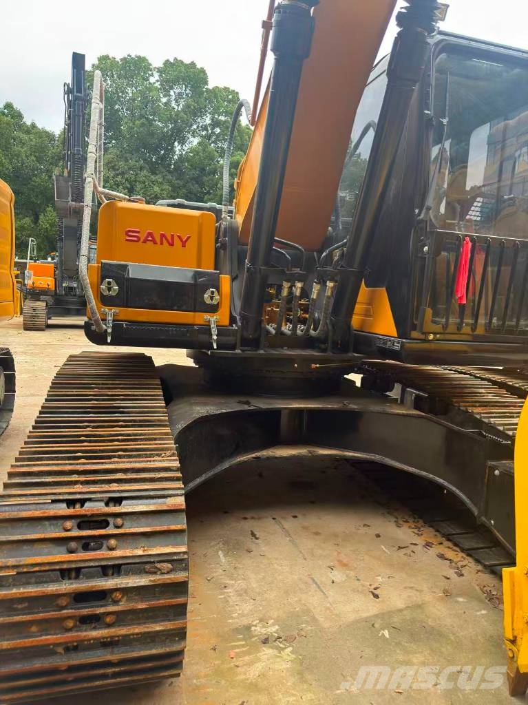 Sany SY 215 C Raupenbagger
