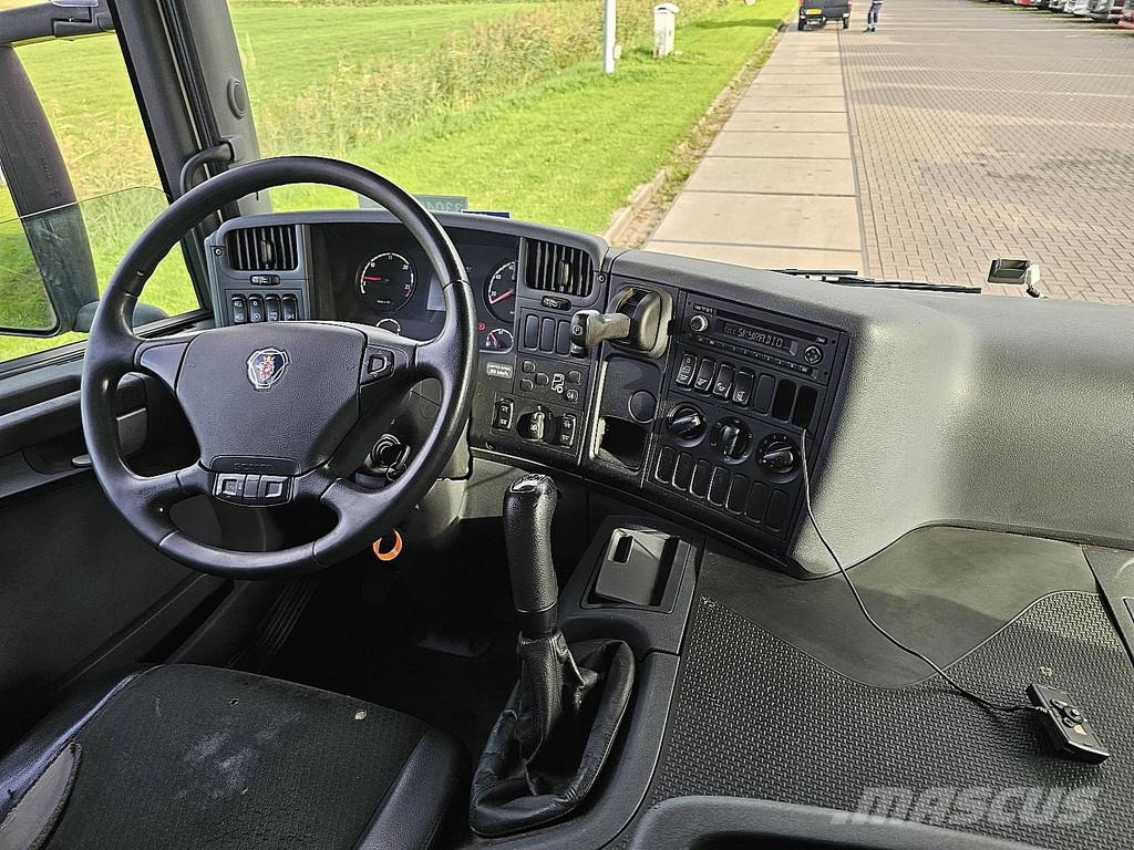 Scania P320 getraenke Bakwagens met gesloten opbouw
