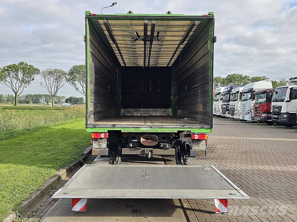 Scania P320 getraenke Bakwagens met gesloten opbouw
